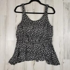 NWT Everleigh Sleeveless Black White Floral Sharkbite Tank Top Size Medium